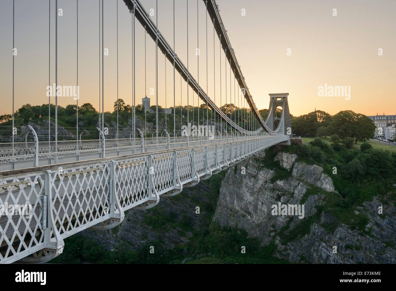 Il ponte sospeso di Clifton, Bristol, a sunrise. Foto Stock
