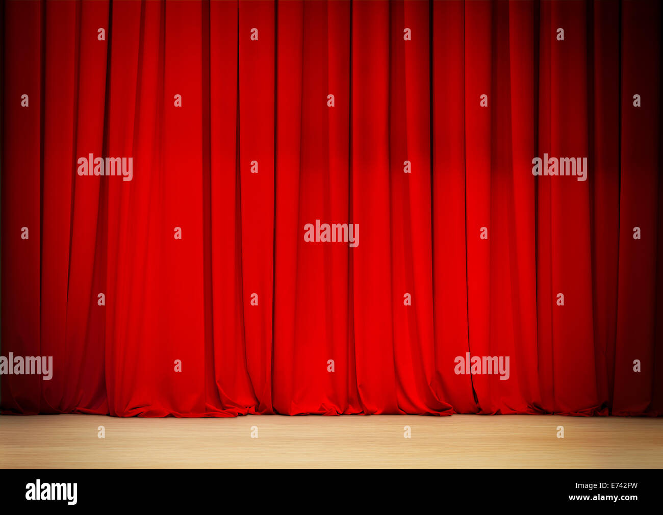 Sipario rosso del palcoscenico teatrale Foto Stock