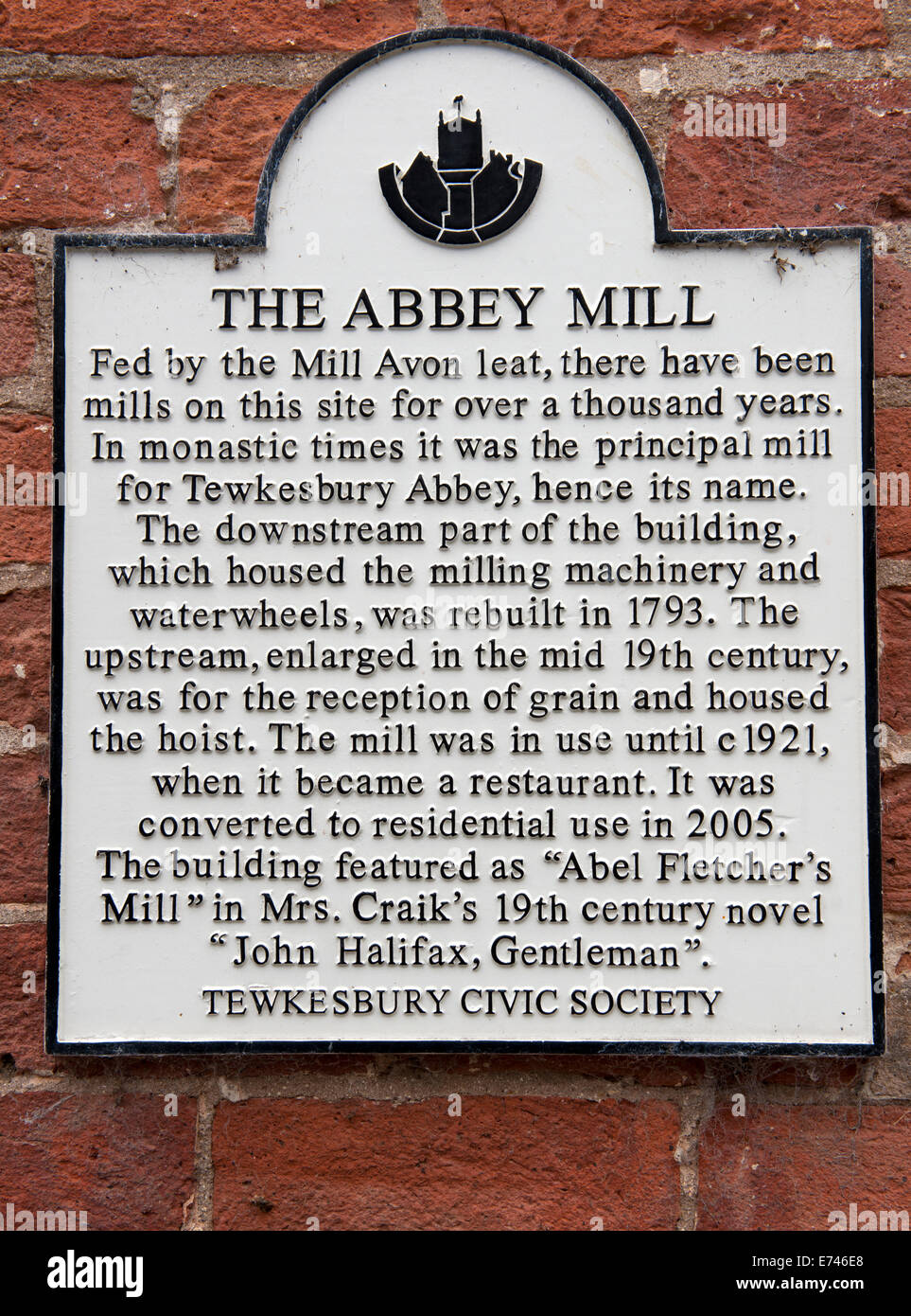 Informazioni segno a "L'Abbey Mill', Tewkesbury, nel Gloucestershire, Inghilterra, Regno Unito. Foto Stock