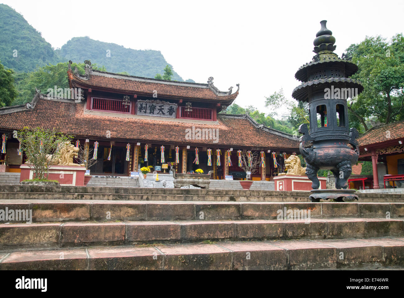 Thien tru pagoda Foto Stock