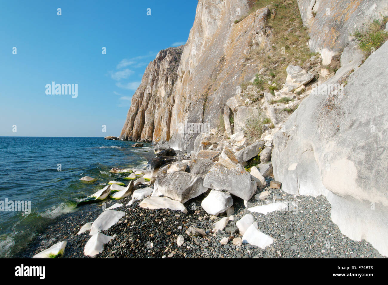 Sagan-Zaba Rock (roccia bianca) Lago Baikal, Siberia, Federazione russa Foto Stock