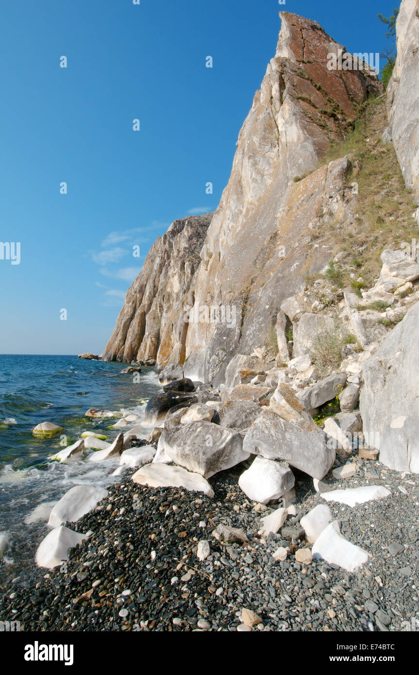 Sagan-Zaba Rock (roccia bianca) Lago Baikal, Siberia, Federazione russa Foto Stock