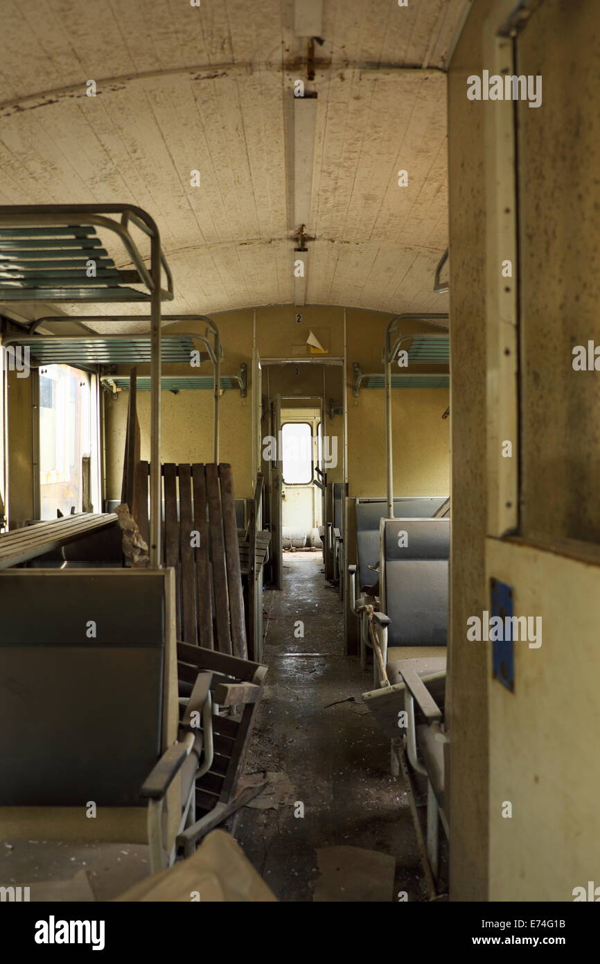 All'interno di un treno abbandonati, Italia Foto Stock