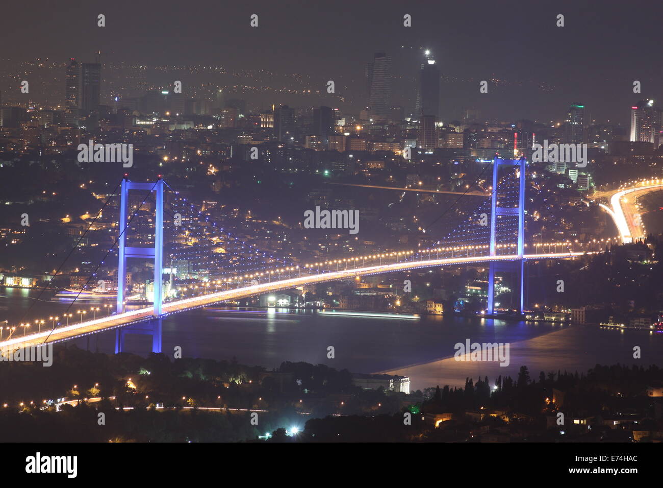 Ponte sul Bosforo da Istanbul Foto Stock