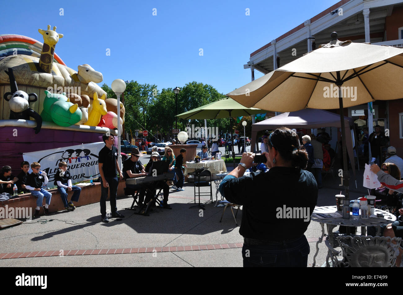 Street performance nel centro storico di Albuquerque, Nuovo Messico, STATI UNITI D'AMERICA Foto Stock