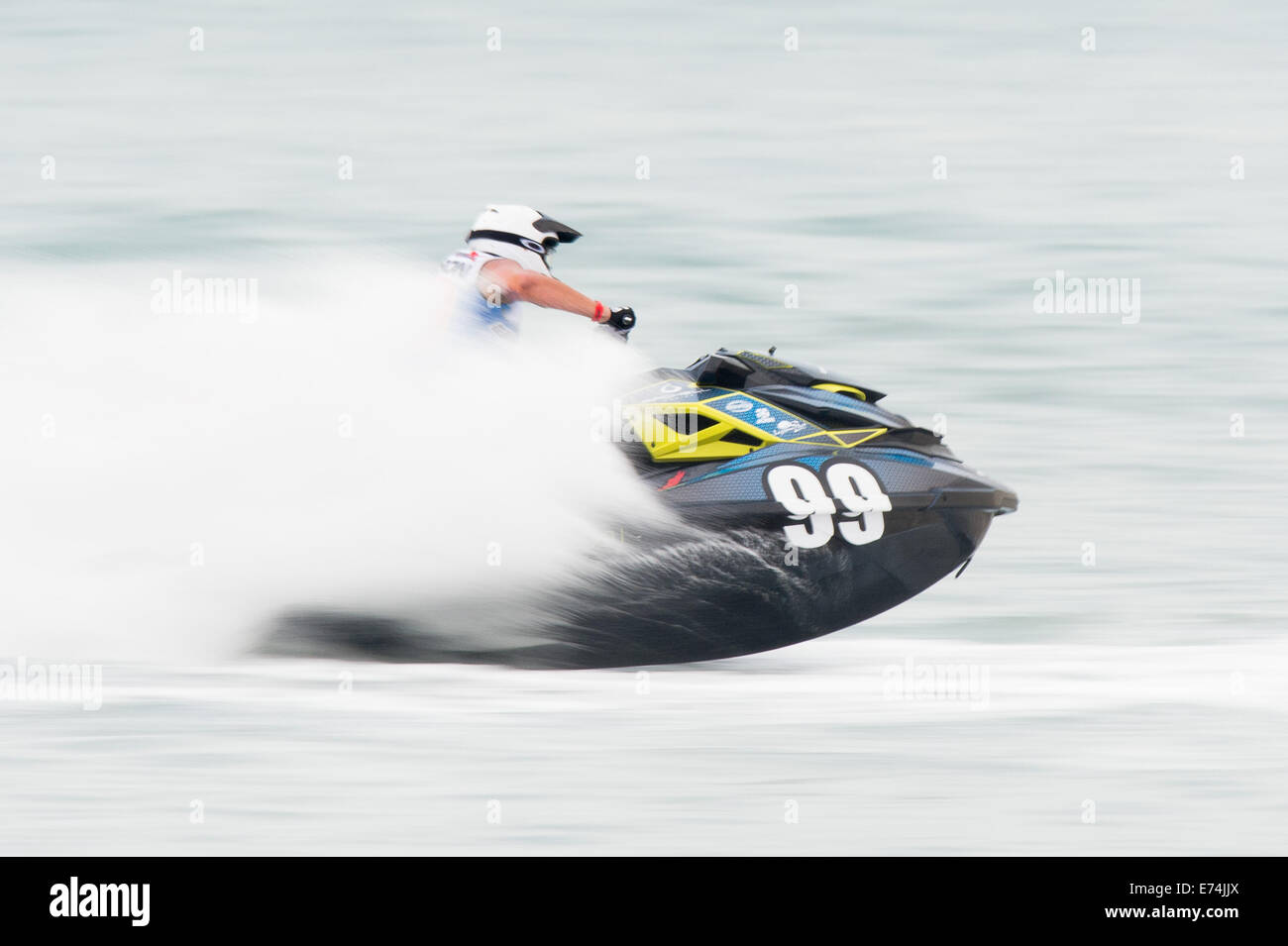 Stokes Bay, Hampshire, Regno Unito. 6 Sep, 2014. P1 Superstock round finale. Stokes Bay, Gosport, Hampshire. AquaX rider Nick Thompson su Seadoo RXP-X 260 N99 in azione nella seconda gara. Credito: MeonStock/Alamy Live News Foto Stock