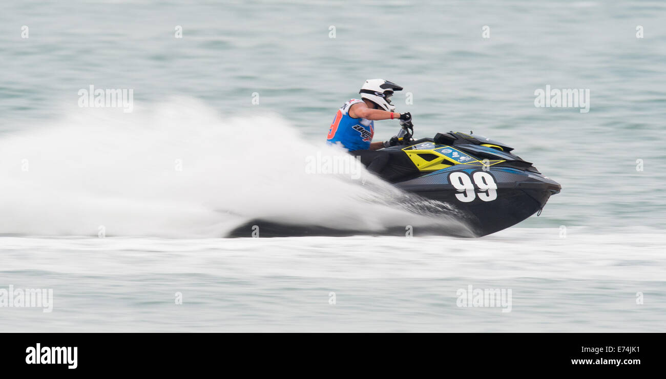 Stokes Bay, Hampshire, Regno Unito. 6 Sep, 2014. P1 Superstock round finale. Stokes Bay, Gosport, Hampshire. AquaX rider Nick Thompson su Seadoo RXP-X 260 N99 in azione nella seconda gara. Credito: MeonStock/Alamy Live News Foto Stock
