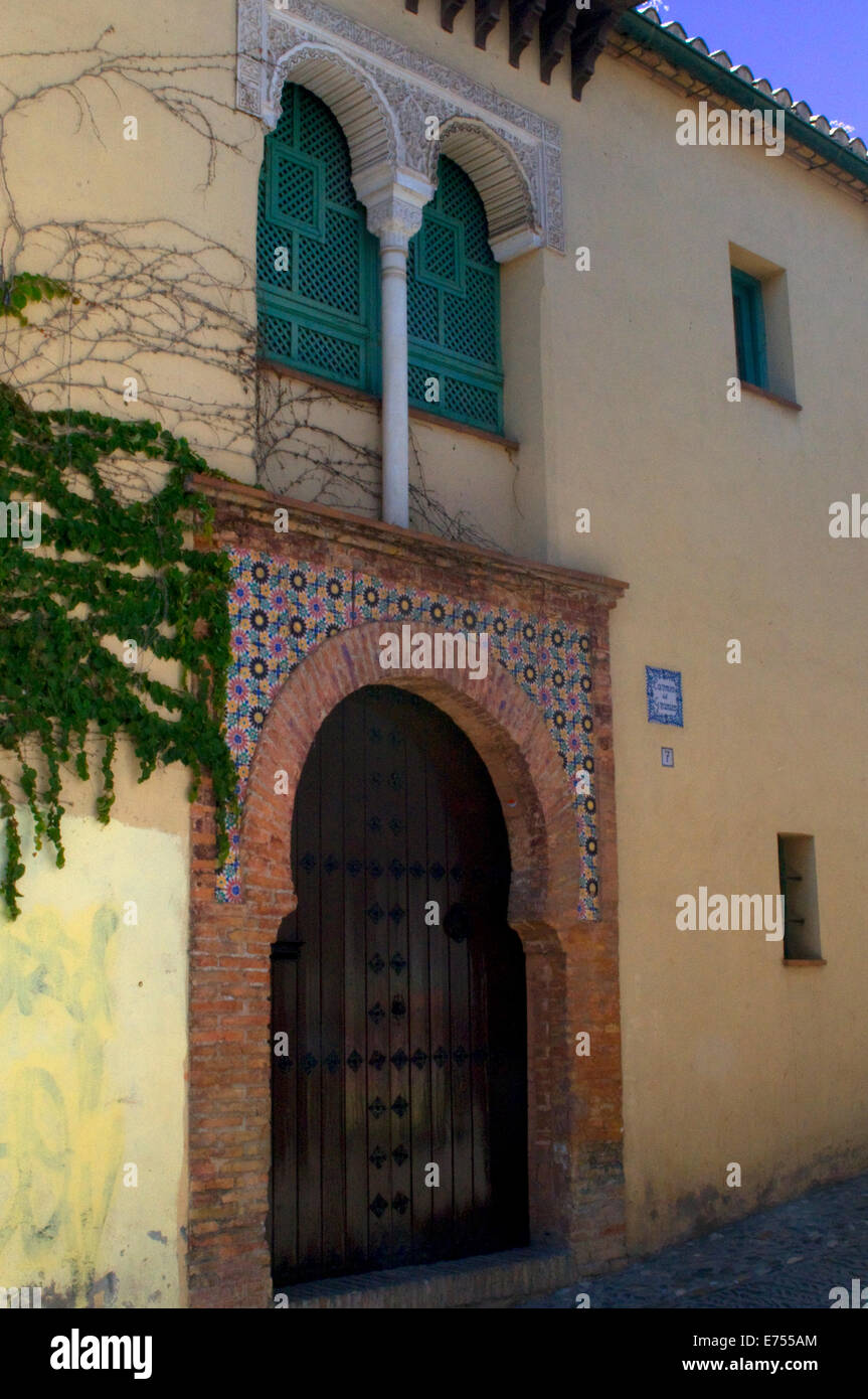 Mosaico ornati porta & archi Granada Spagna meridionale Foto Stock