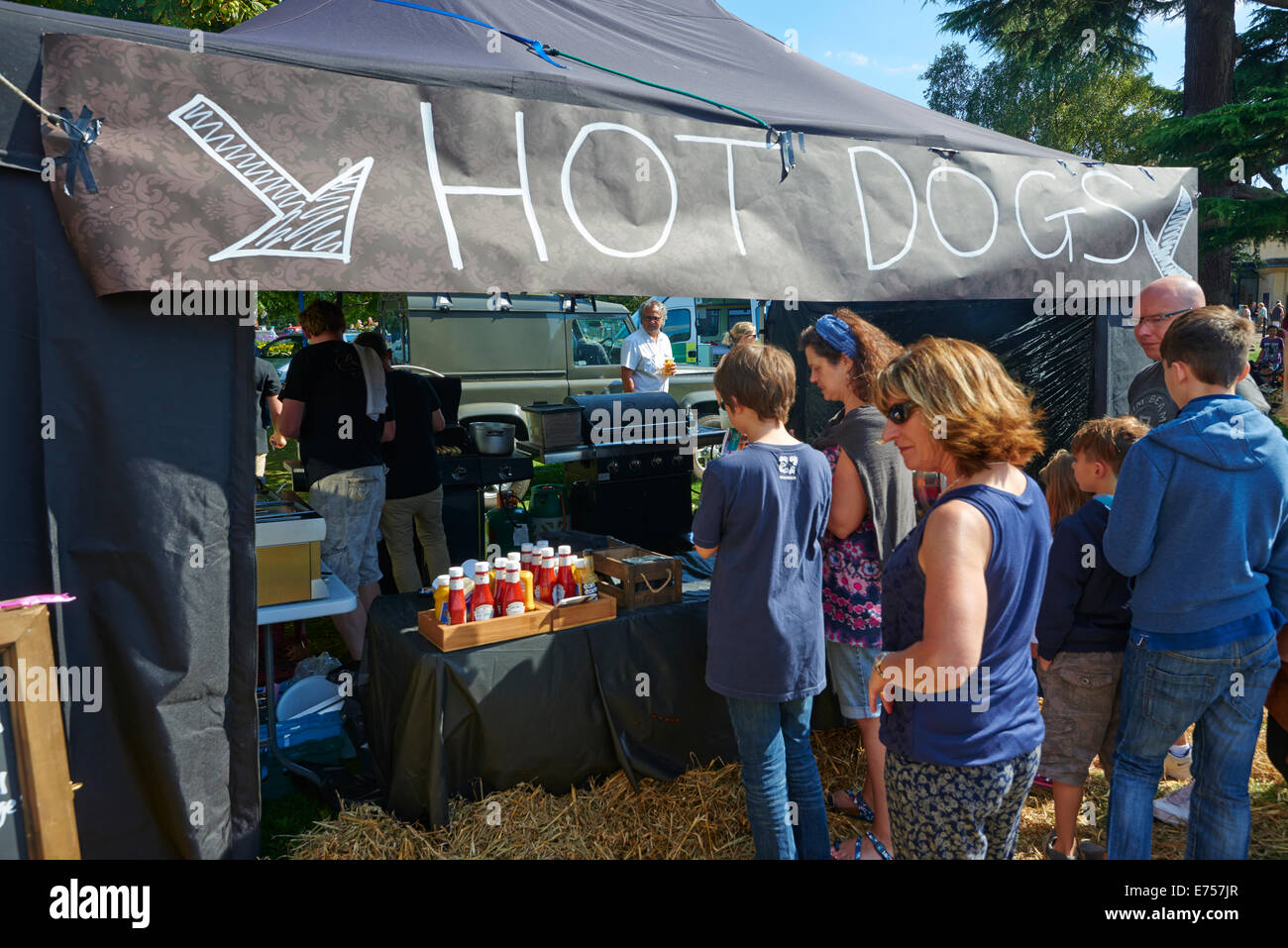 Hot Dogs in stallo alla Food and Drink Festival Leamington Spa Warwickshire, Regno Unito Foto Stock