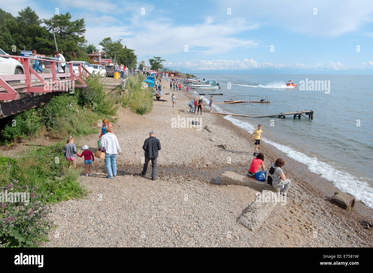 Spiaggia, Listvyanka, Irkutsky District, Irkutsk, Oblast di lago Baikal, Siberia, Federazione russa Foto Stock