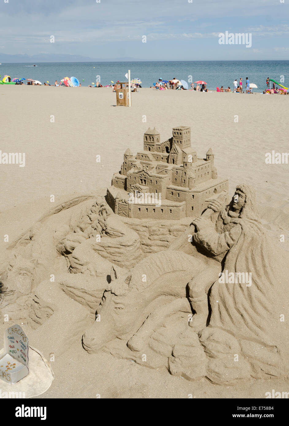 La scultura di sabbia, castello di sabbia sulla spiaggia di Fuengirola, Spagna. Foto Stock
