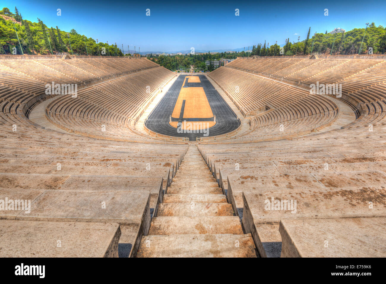 Vista da versol'estremità superiore del Stadio Panateneico in Atene, la posizione per i primi Giochi Olimpici moderni Foto Stock