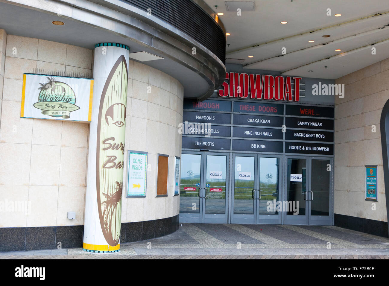 Una vista della casa chiusa di Blues e Showboat casino e hotel di Atlantic City, New Jersey Foto Stock