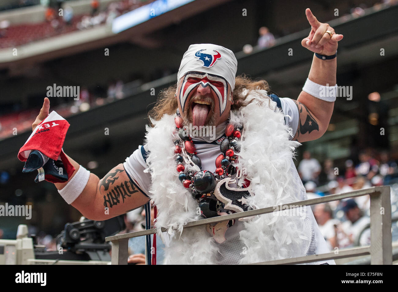Houston, Texas, Stati Uniti d'America. 7 Sep, 2014. A Houston Texans ventilatore prima di un gioco di NFL tra Houston Texans e Washington Redskins a NRG Stadium di Houston, TX il 7 settembre 2014. Credito: Trask Smith/ZUMA filo/Alamy Live News Foto Stock