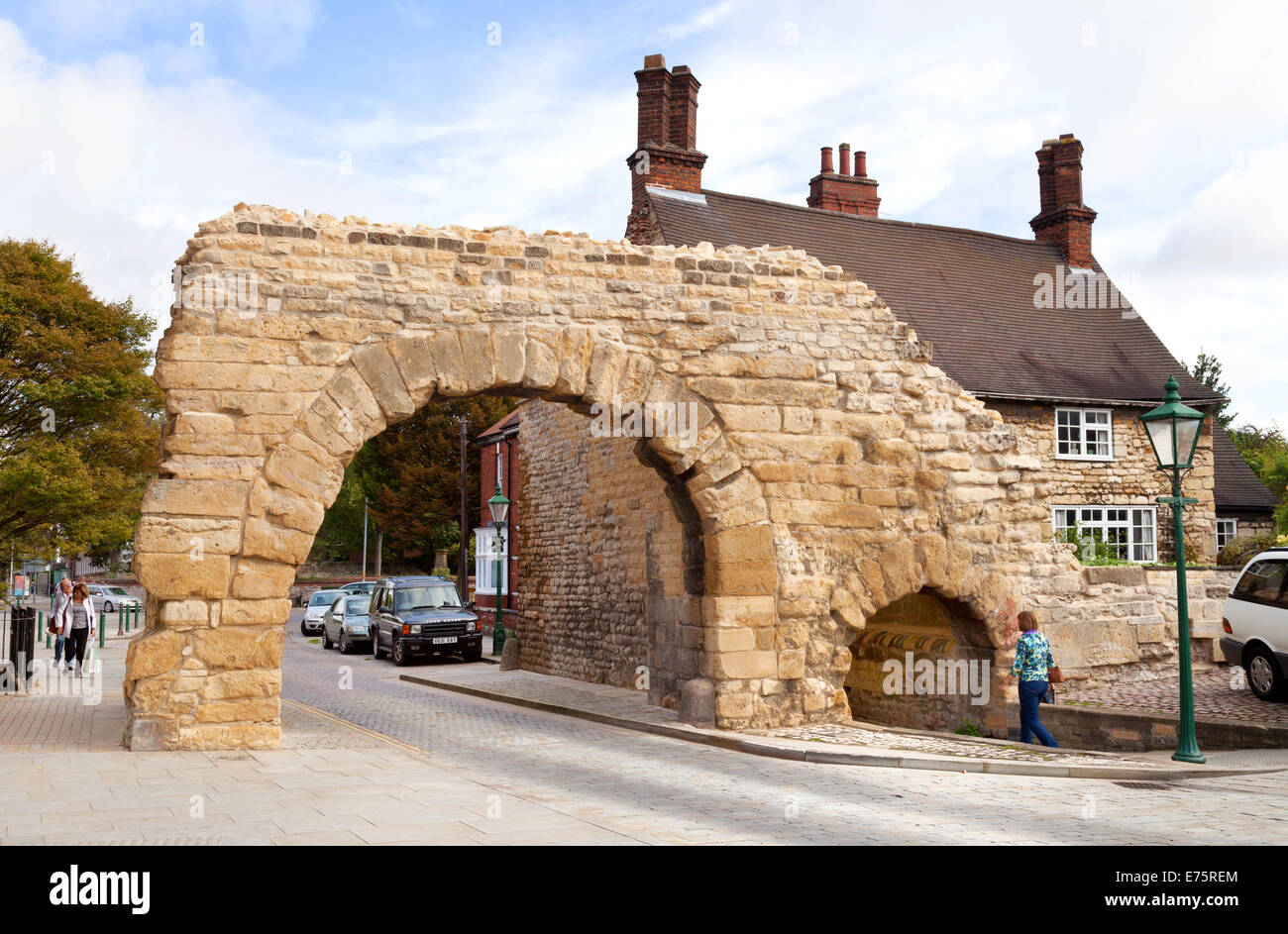 Newport Arch, Lincoln UK, un esempio di antico edificio romano risalente al III secolo, Lincoln, Regno Unito Foto Stock