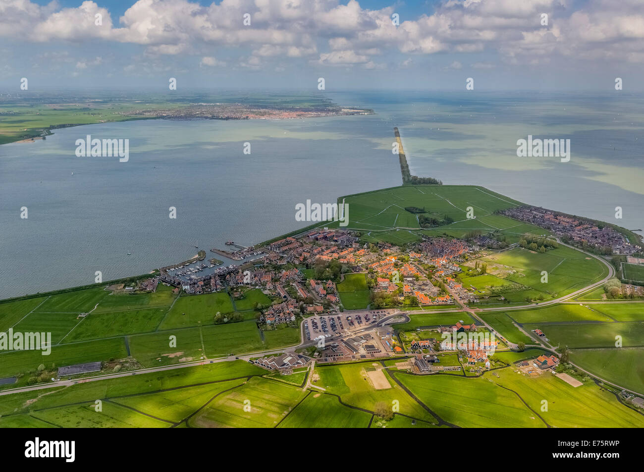 Vista aerea, pescatori&#39;s case sull'isola di Marken, Provincia di North-Holland, Paesi Bassi Foto Stock
