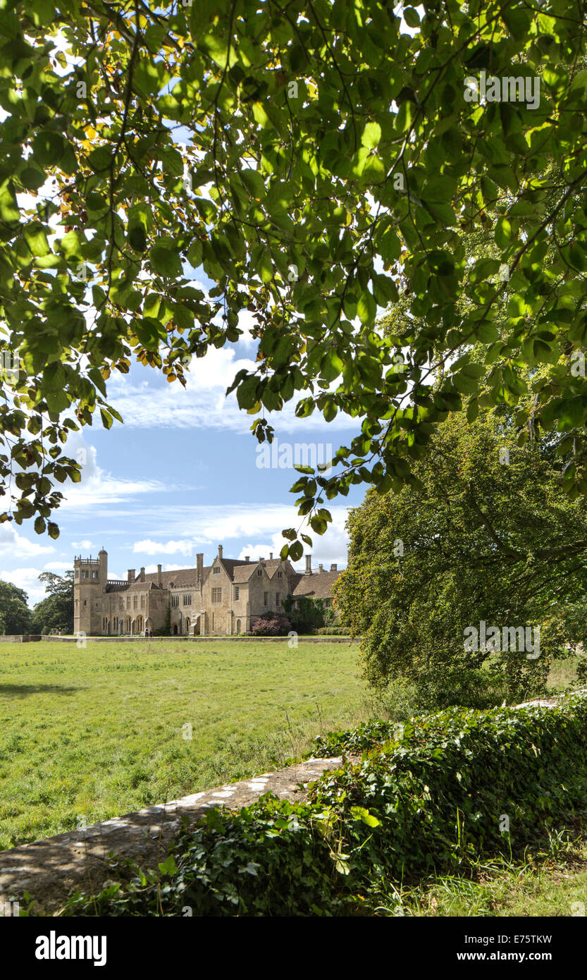 Lacock Abbey nel villaggio di Lacock, Wiltshire, Inghilterra, Regno Unito Foto Stock