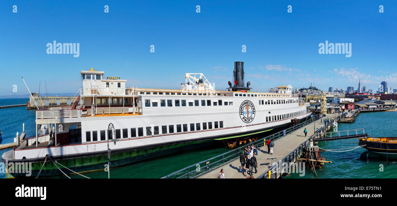 "Eureka", un traghetto con una ruota a palette, Hyde Street Pier, San Francisco, California, Stati Uniti d'America Foto Stock