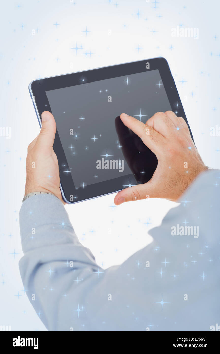 Immagine composita delle mani con tavoletta digitale Foto Stock