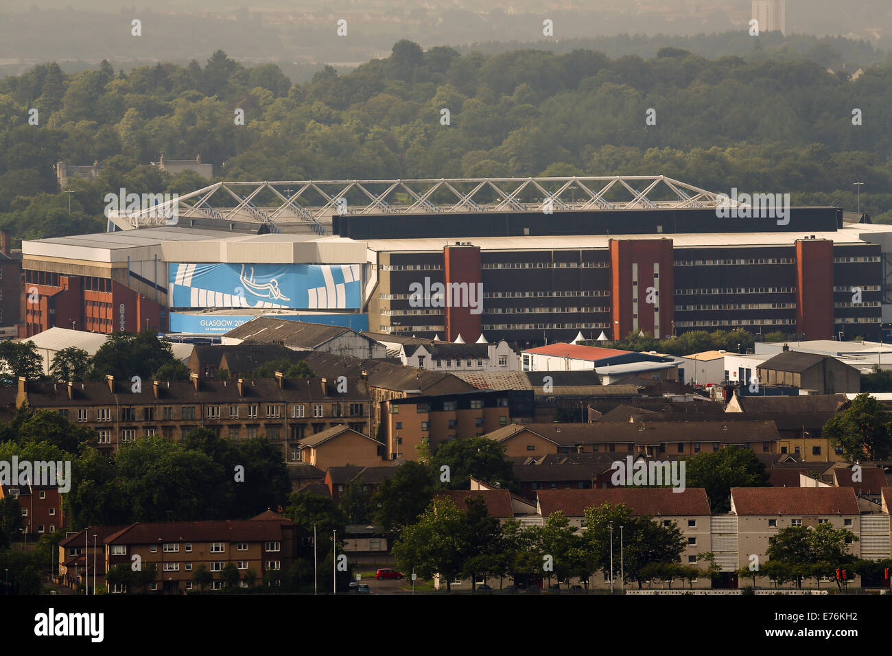 Ibrox Stadium Glasgow vista in lontananza da Gilmorehill con giochi del Commonwealth overlay Foto Stock