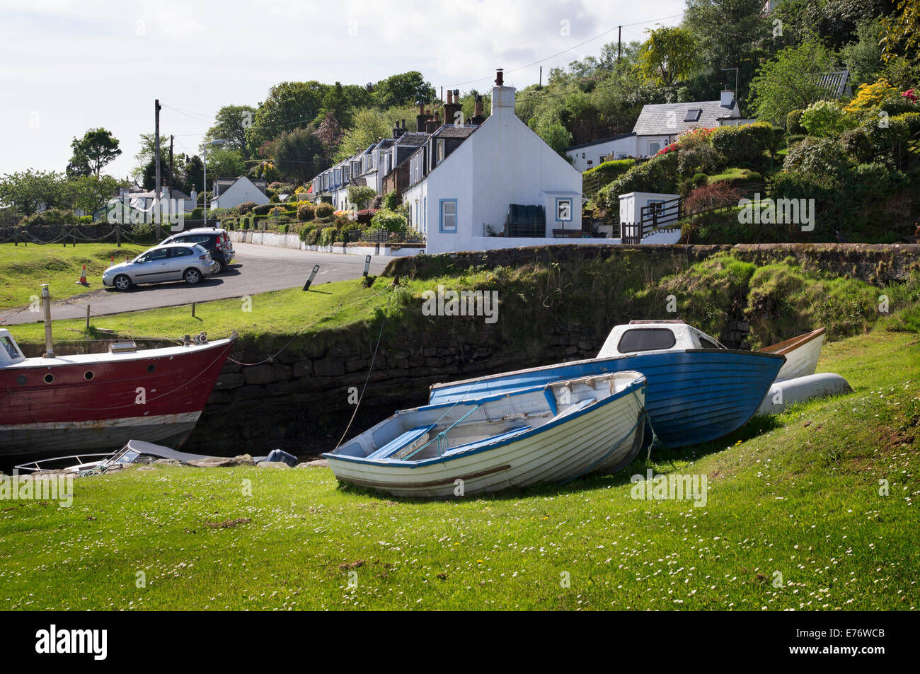 Porto e paese presso il Corrie, Isle of Arran, Scozia Foto Stock