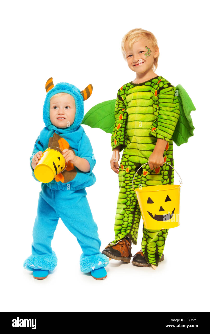 Due fratelli in monster costumi di Halloween Foto Stock