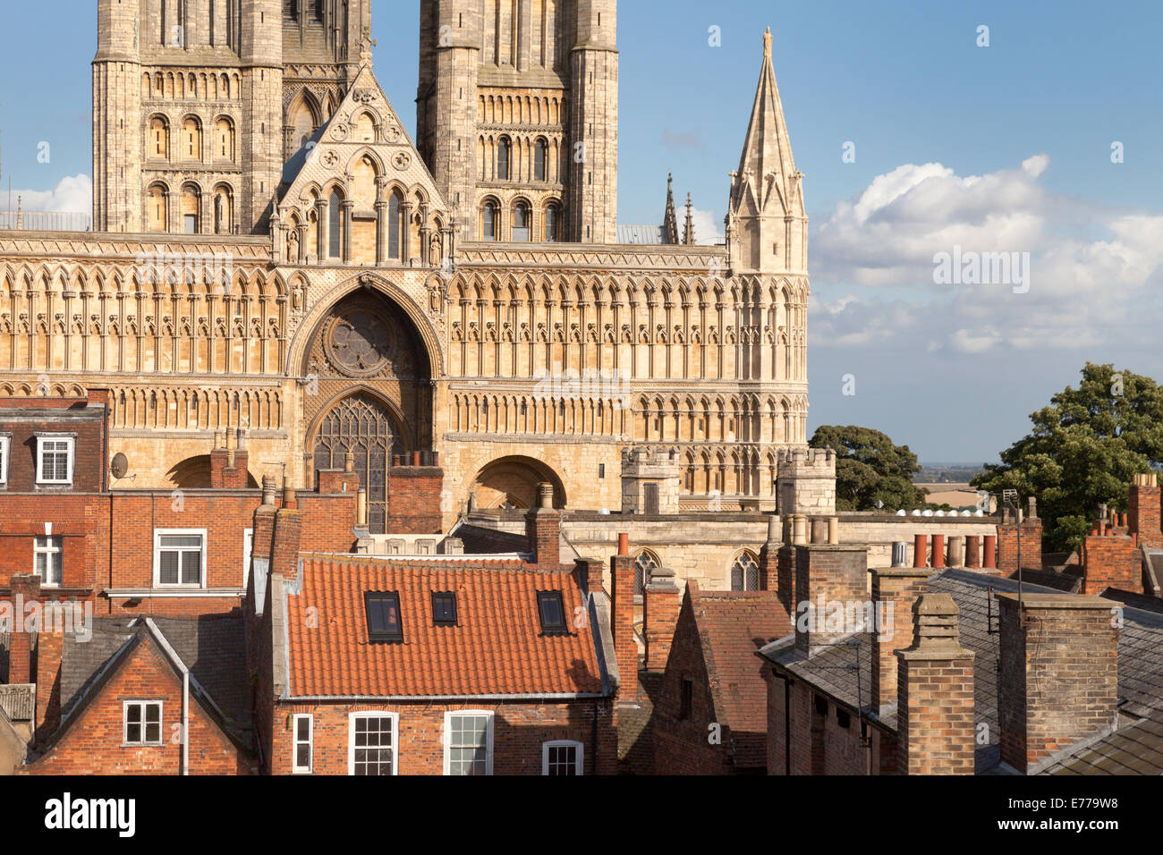 Cattedrale di Lincoln e town house tetti, Lincoln, Lincolnshire UK Foto Stock