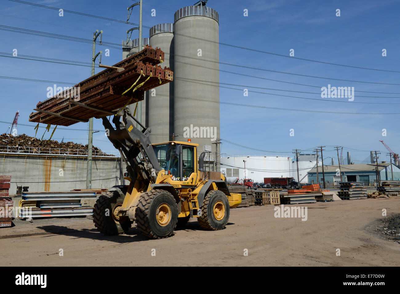 Volvo tutti i terreni o terreni accidentati carrello al sito in costruzione Foto Stock