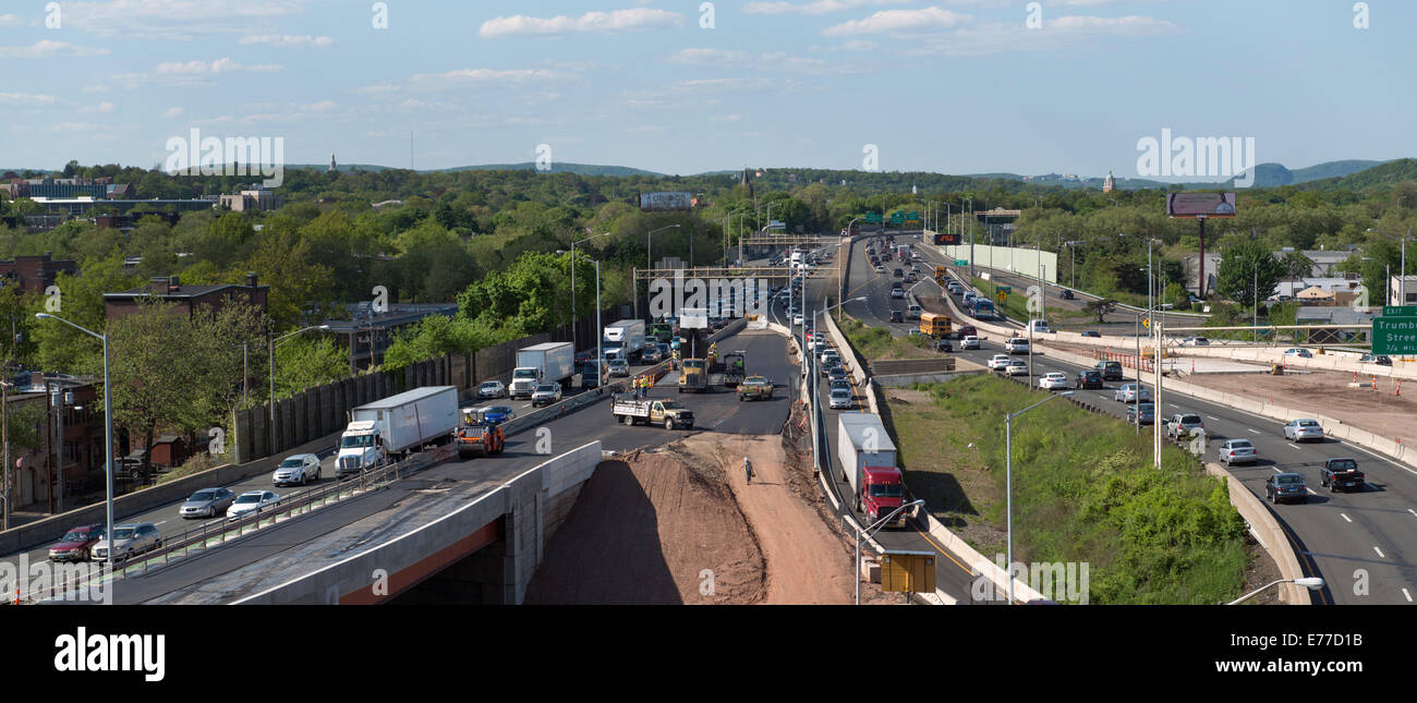 Autostrada i flussi di traffico dalla costruzione in corso a New Haven porto il progetto Crossing. Foto Stock