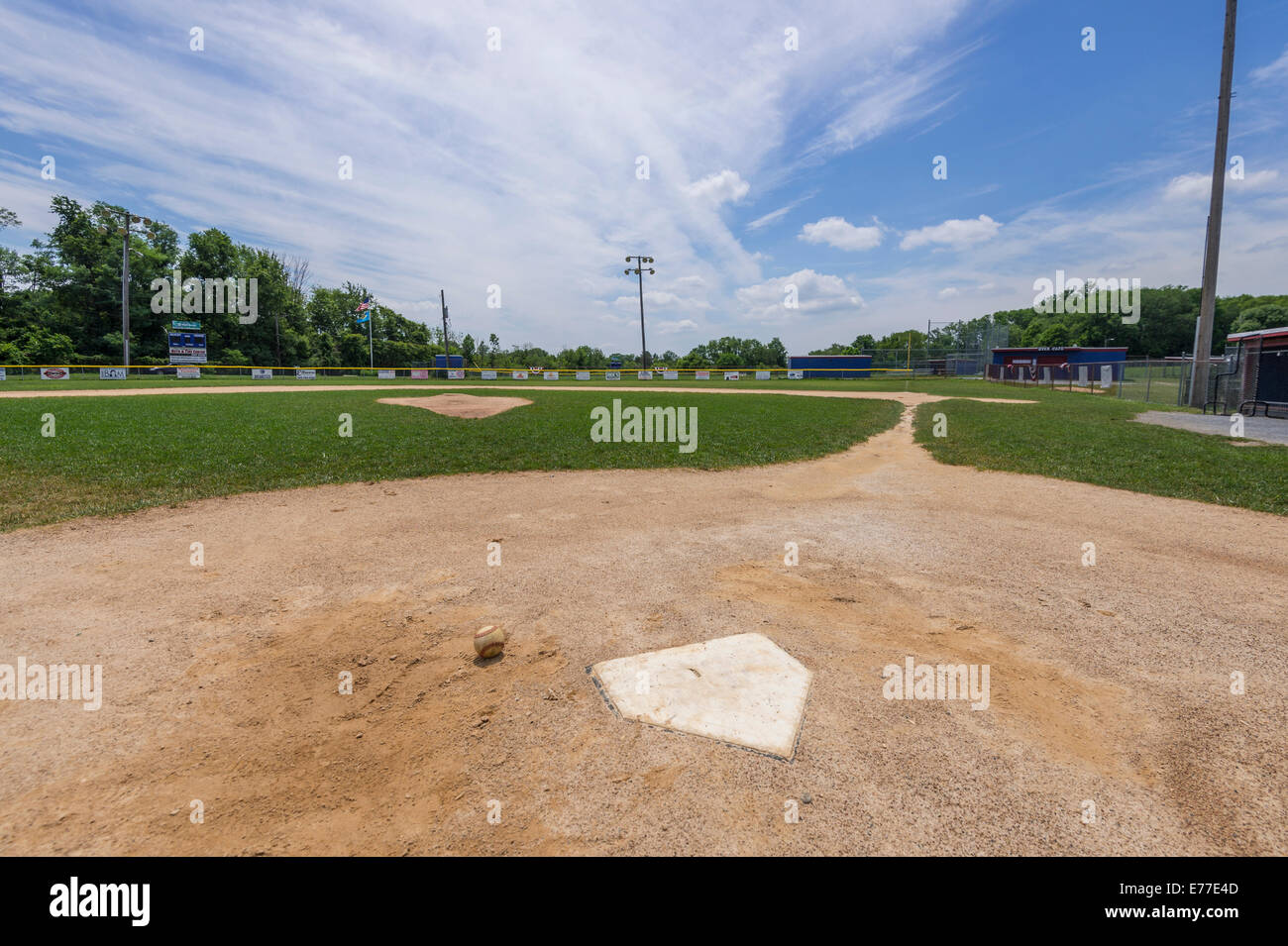 Home PLate & Baseball, Little League Baseball Field Foto Stock
