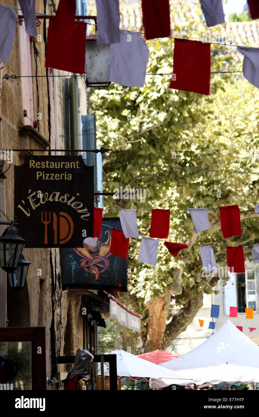 Sommieres sul giorno di mercato Foto Stock