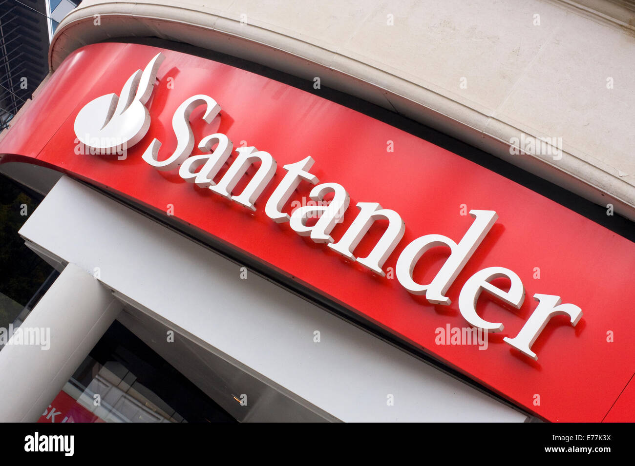 Uk High Street banca Santander segno Foto Stock
