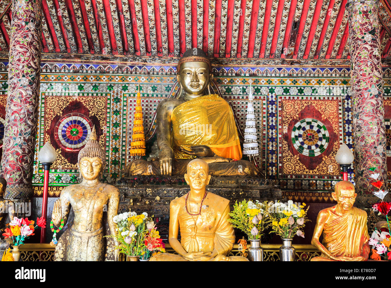 Stile Burmese buddha in Wat Phra Kaew don Tao in provincia di Lampang, Thailandia Foto Stock