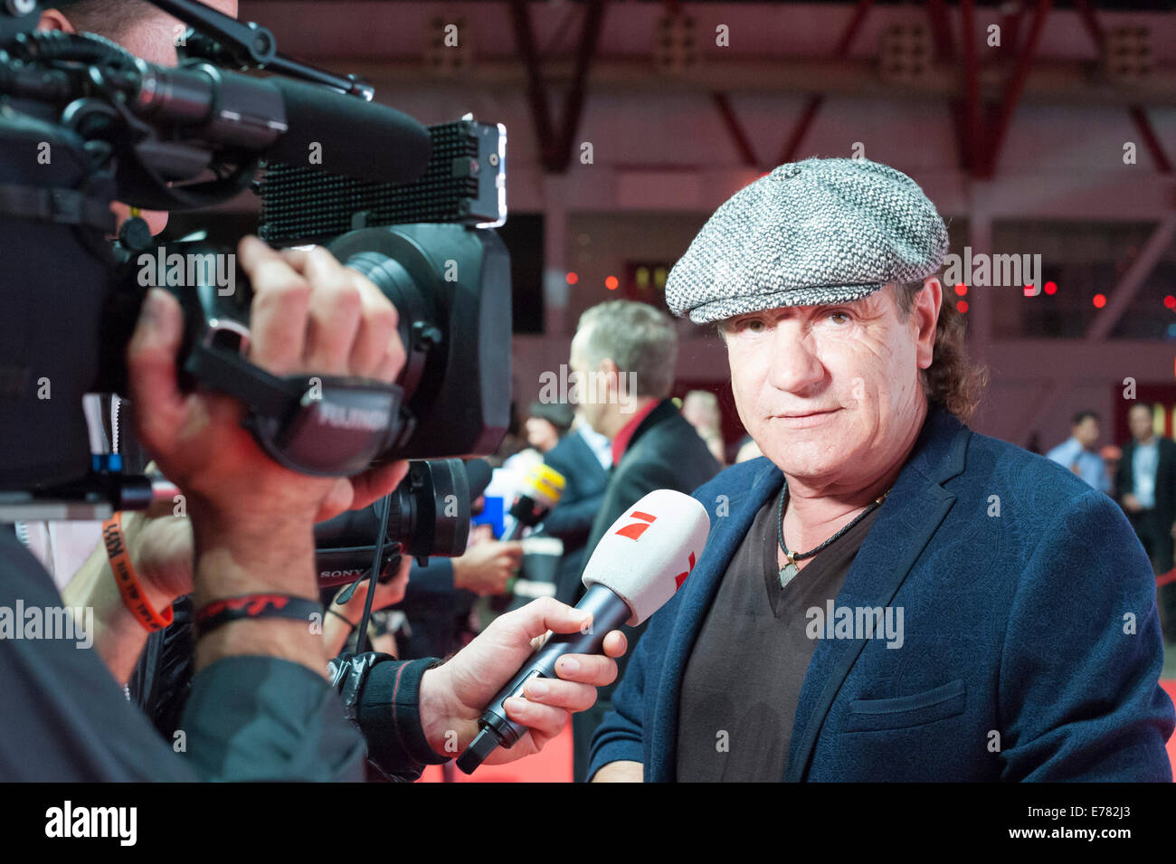 Londra, Regno Unito. 8 Settembre, 2014. della nuova berlina baby, Jaguar XE, presso il Centro Esposizioni di Earls Court di Londra. Nella foto: Brian Johnson. Credito: Lee Thomas/Alamy Live News Foto Stock