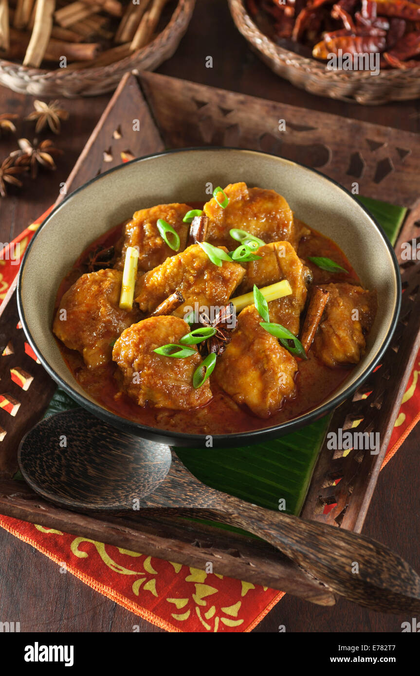 Ayam masak merah. Rosso peperoncino cotto pollo. Malaysia cibo Foto Stock