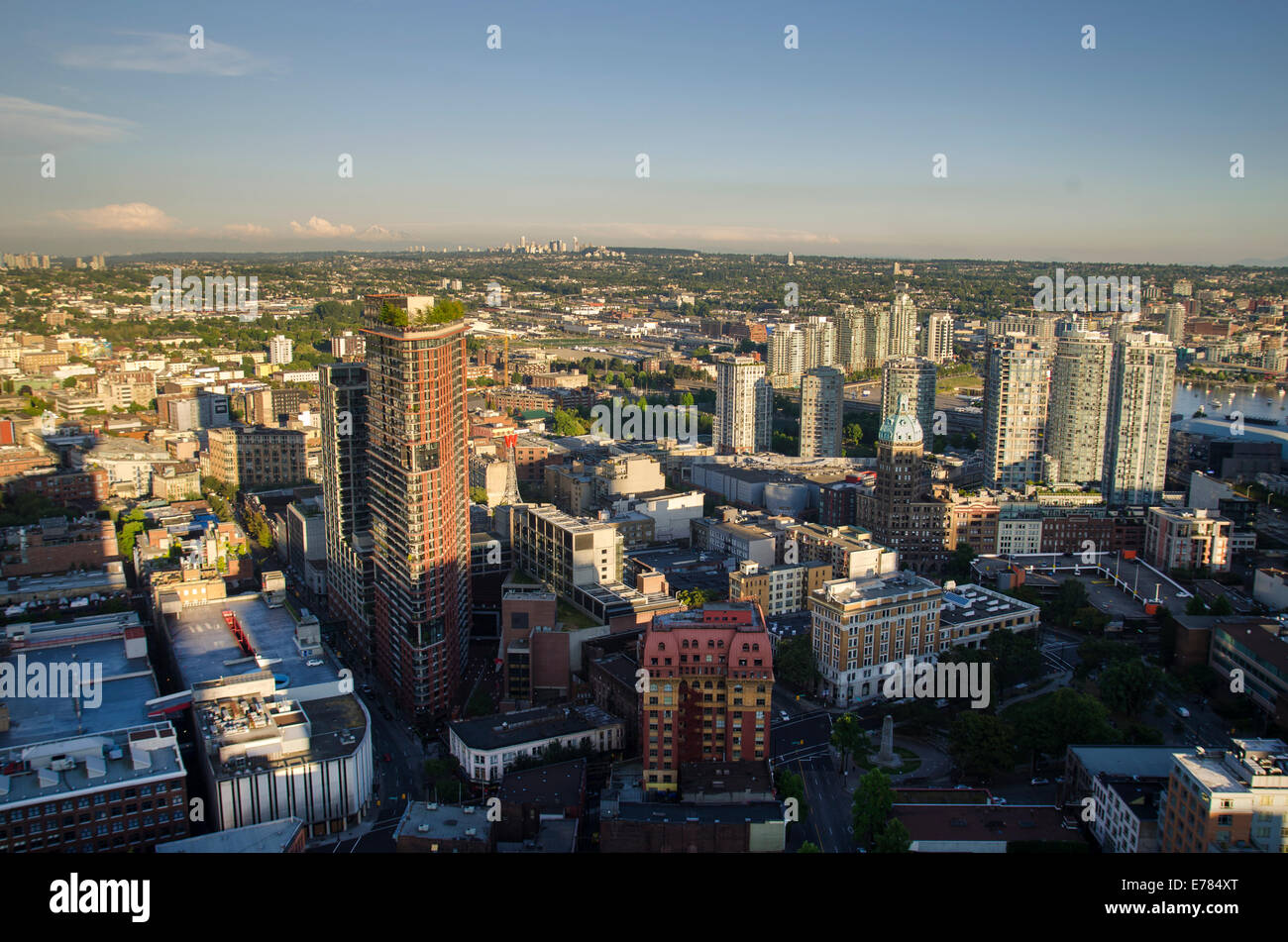 Lo skyline di Vancouver si affaccia Gastown, Canada Foto Stock