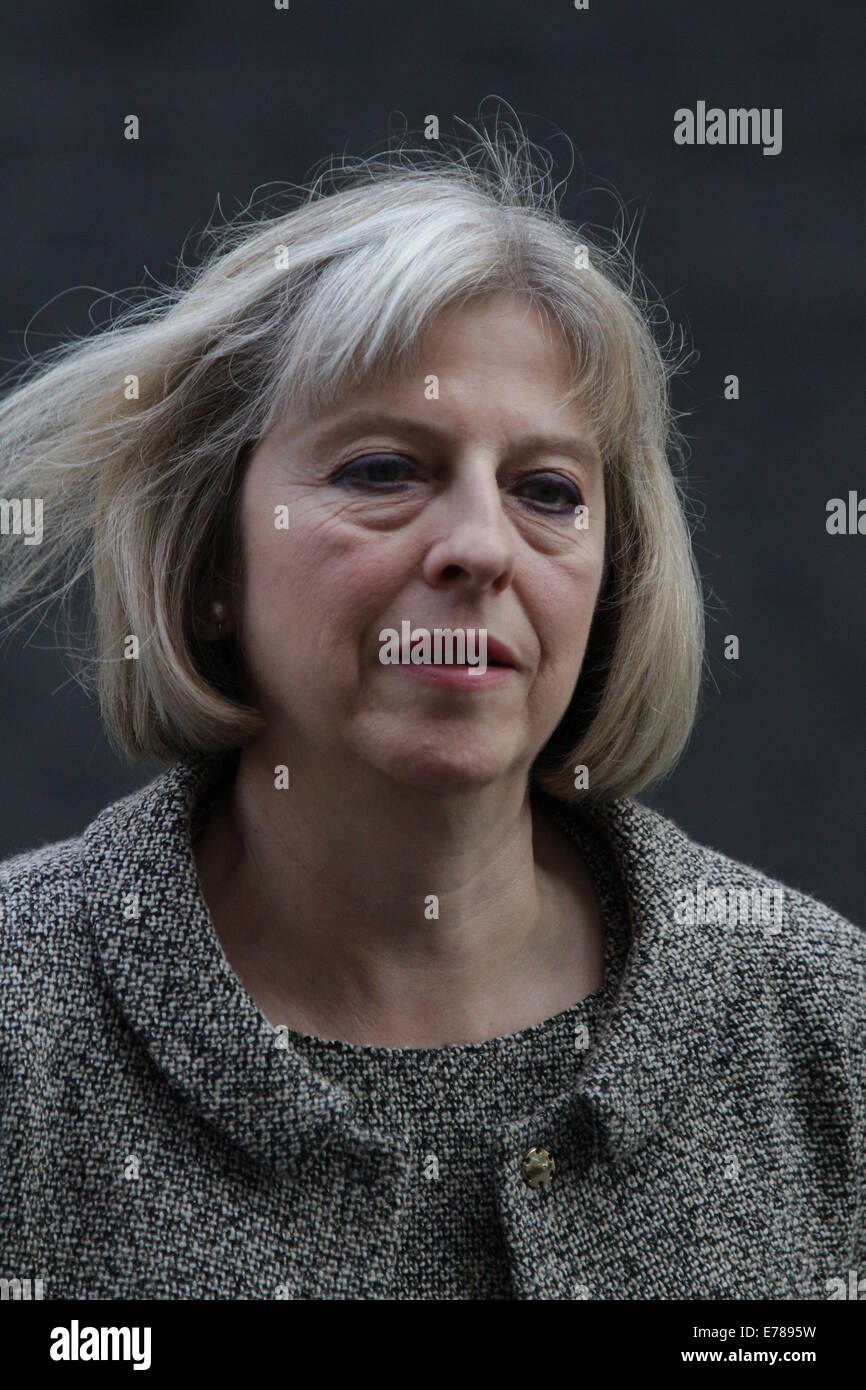 Londra, UK, 9 Settembre 2014: Home Secretary Theresa Maggio arriva per un armadio riunione tenutasi a 10 Downing Street, Londra. Foto Stock