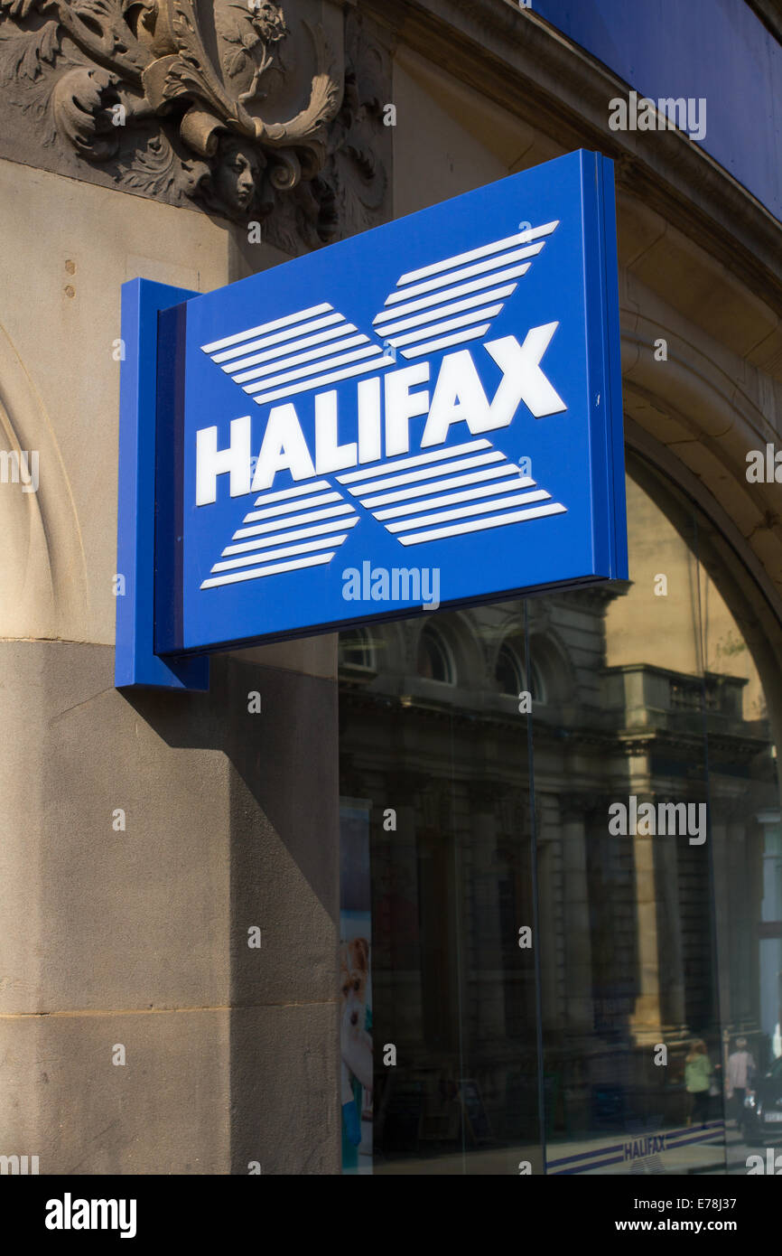 Halifax Building Society e Bank Street sign in Sheffield UK Foto Stock