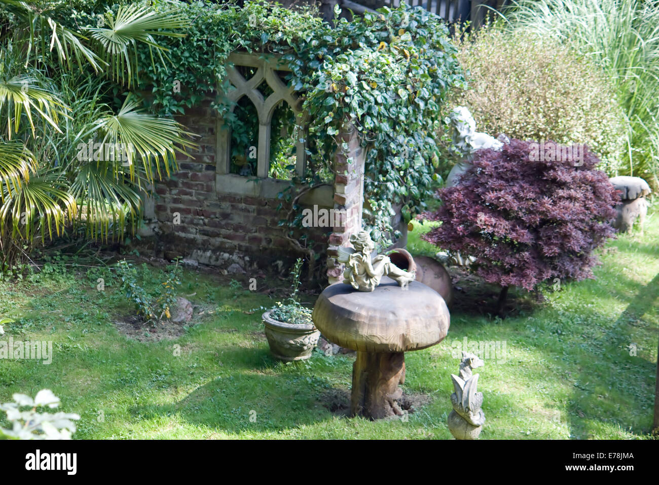 Area del giardino di Wookey Hole nel Somerset, Regno Unito. Foto Stock