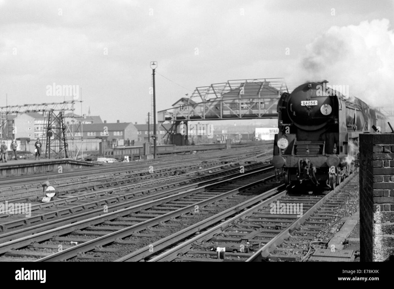 Originale il treno a vapore battaglia della Gran Bretagna classe 34056 croydon operanti su ferrovie britanniche durante gli anni sessanta Foto Stock