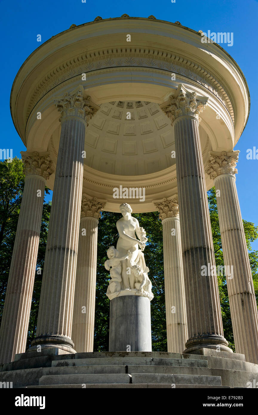 Statua di Venere nel Tempio di Venere, castello, Linderhof Palace, Alta