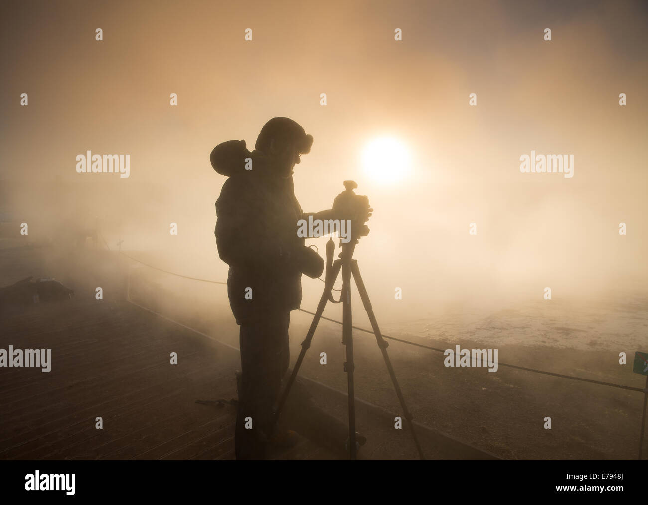 Il workshop di gruppo a scatto Geysir all'alba, Islanda Foto Stock