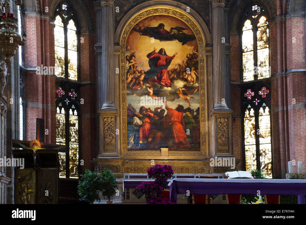 Assunzione della Vergine, di Tiziano, 1516-1518, Chiesa di San Santa Maria Gloriosa dei Frari - Venezia, Italia e Europa Foto Stock