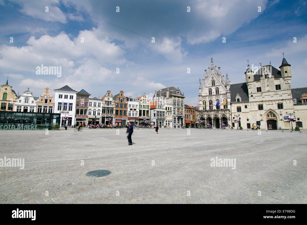 Grote Markt - Mechelen la piazza principale. Nelle Fiandre, in Belgio. Foto Stock