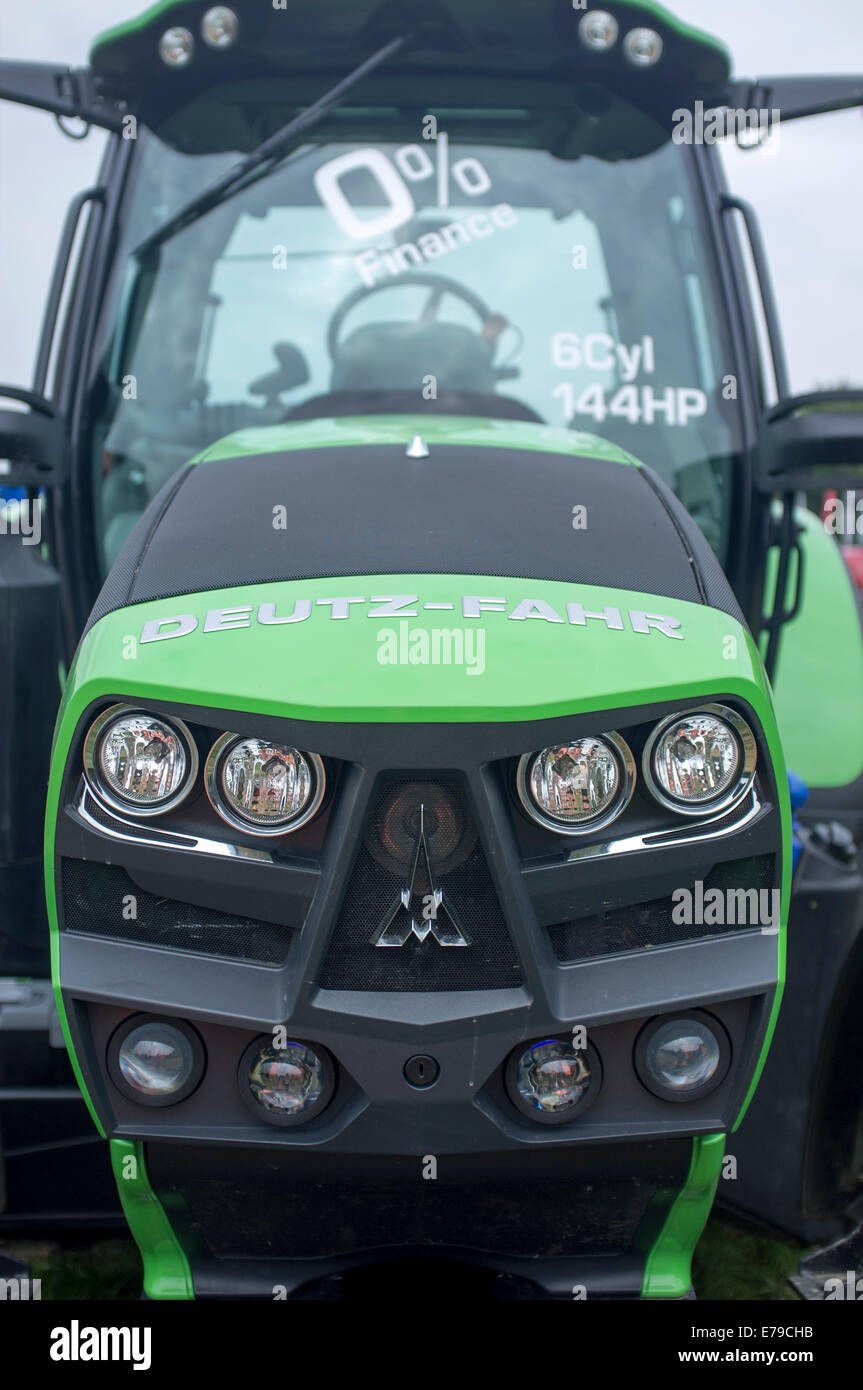 Deutz Fahr trattore in vendita con finanziamento a tasso 0% Foto Stock