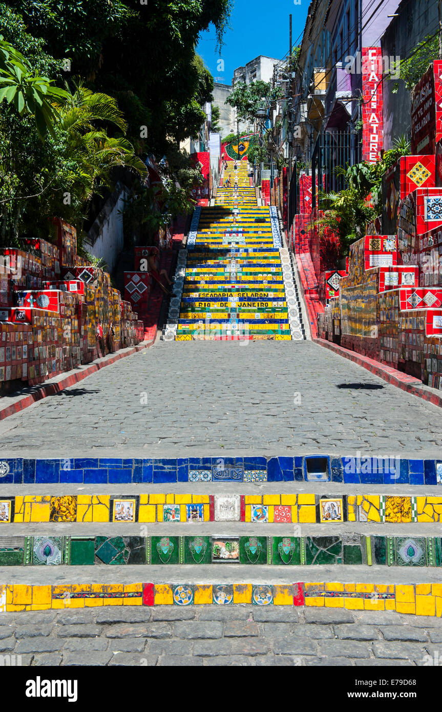 Escadaria Selarón passi in Lapa, Rio de Janeiro, Brasile Foto Stock