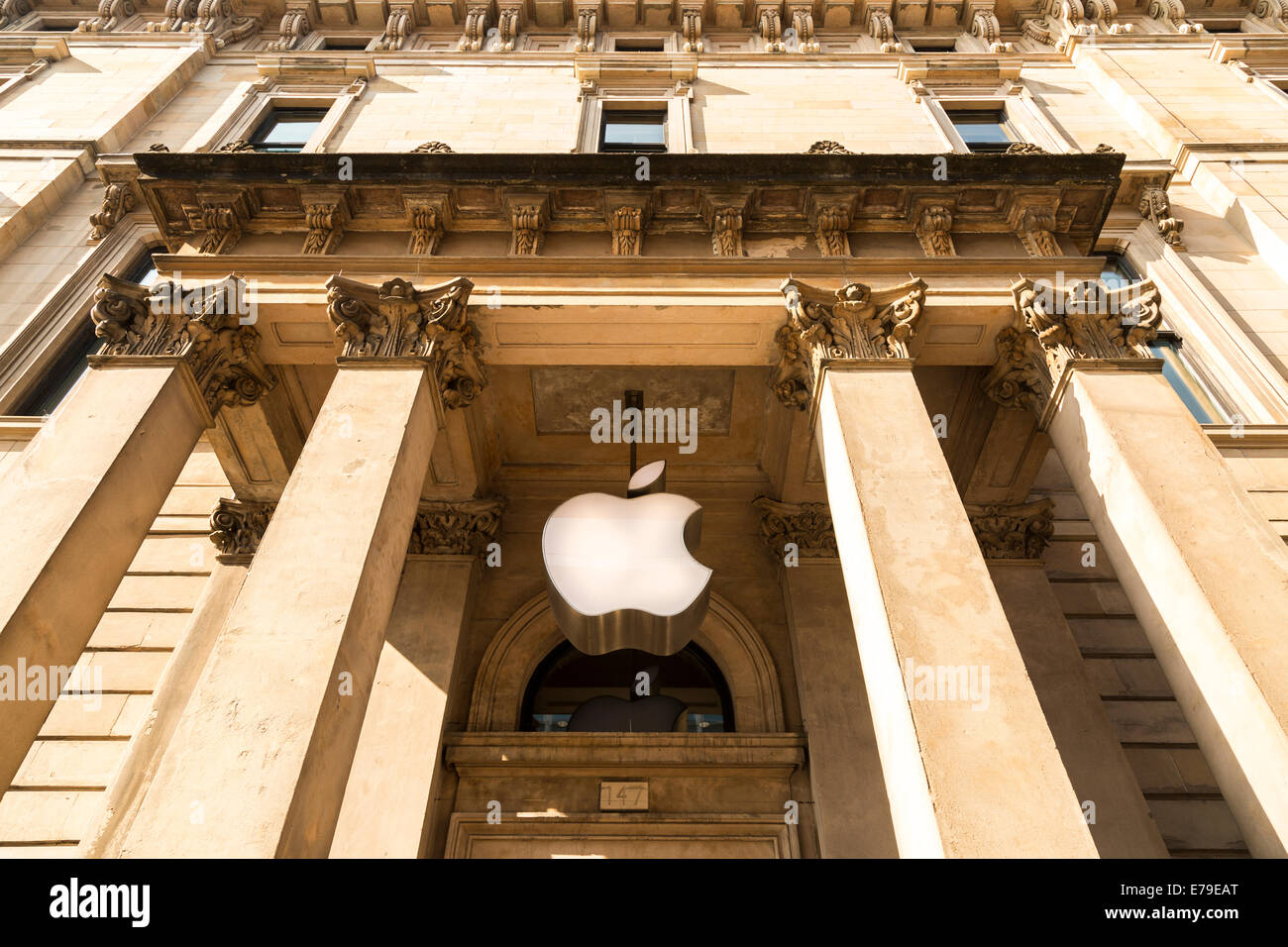 La vetrina e il logo di Apple inc store a Buchanan Street, Glasgow, Scotland, Regno Unito Foto Stock