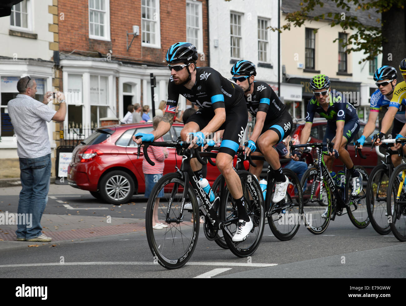 Evesham, Worcestershire, Regno Unito. 10 settembre 2014. Sir Bradley Wiggins nel peloton come fase quattro ( Worcester a Bristol) del tour della Gran Bretagna Cycle Race passa attraverso Evesham in Worcestershire. Foto Stock