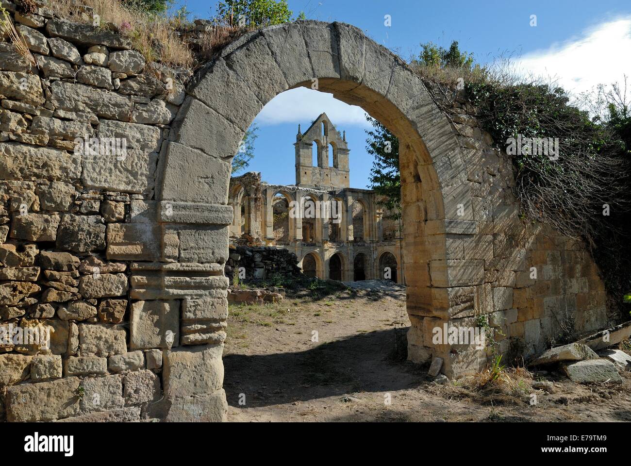 Monastero rio seco spagna, monastero che è in fase di ricostruzione e ripristino da uno stato di abbandono Foto Stock