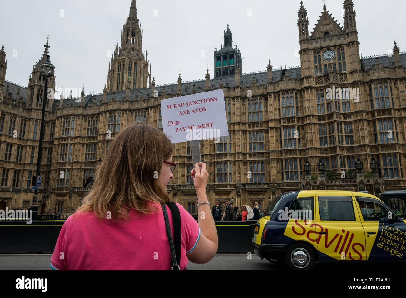 Le persone disabili contro i tagli protesta a Westminster Foto Stock